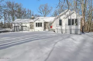 204 Lincoln Dr, Lords Valley, PA 18428 - Photo 2