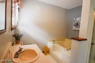 105 Forks Bridge Rd Rd, Newfoundland, PA 18445 - Photo 16