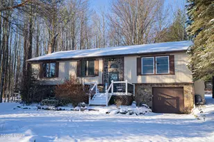 28 Woodcrest Ln, Lake Ariel, PA 18436 - Photo 2