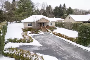 12 Meadows Ct, Hawley, PA 18428 - Photo 2