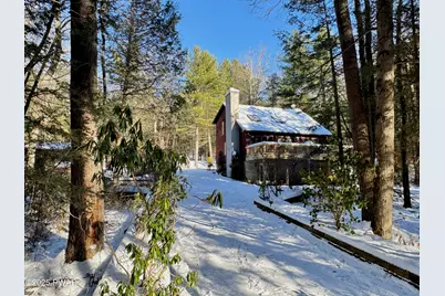 205 Christopher Way, Hawley, PA 18428 - Photo 2