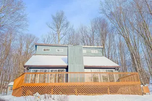 543 Lakeview Dr E, Lake Ariel, PA 18436 - Photo 2