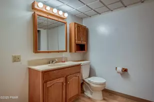 121 Red Coat Ln, Hanover Township, PA 18706 - Photo 44