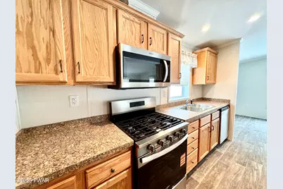 120 Middle Road, Greentown, PA 18426 - Photo 10