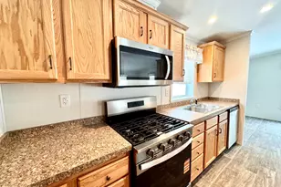 120 Middle Rd, Greentown, PA 18426 - Photo 10