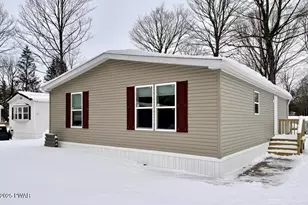 120 Middle Rd, Greentown, PA 18426 - Photo 6