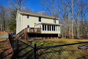 113 Spruce Ct, Hawley, PA 18428 - Photo 2
