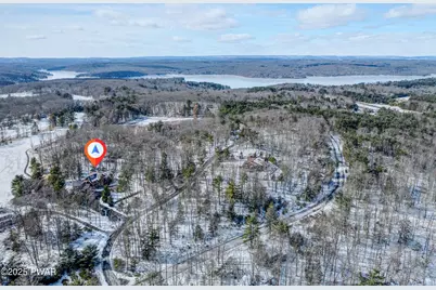 110 Saint Andrews Drive, Greentown, PA 18426 - Photo 4