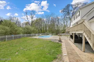 514 Highlawn Dr, East Stroudsburg, PA 18302 - Photo 10