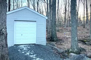 216 Powderhorn Dr, Lackawaxen, PA 18435 - Photo 22