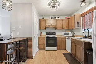 13 Middle Village Way, Tannersville, PA 18372 - Photo 28