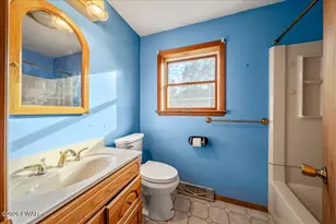 6361 Lakeshore Dr E, East Stroudsburg, PA 18302 - Photo 16