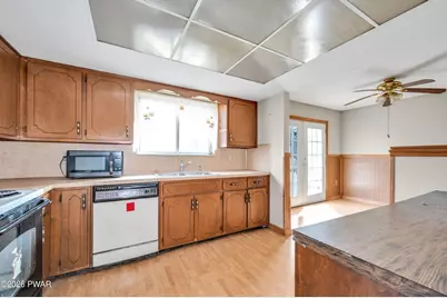 218 Mohican Road, Canadensis, PA 18325 - Photo 12