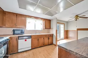 218 Mohican Rd, Canadensis, PA 18325 - Photo 12