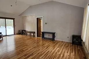 105 Floyd Ct, Milford, PA 18337 - Photo 2