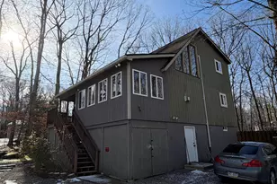 806 Wren Ct, Lords Valley, PA 18428 - Photo 4