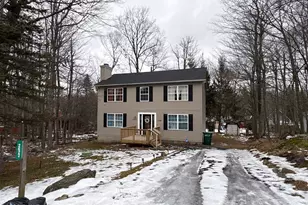 2622 Foxledge Dr, Tobyhanna, PA 18466 - Photo 2