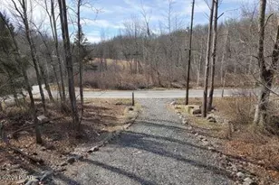 2217 High Point Dr, Lake Ariel, PA 18436 - Photo 2