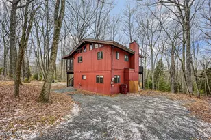 312 Surrey Dr, Lords Valley, PA 18428 - Photo 4