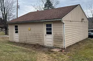 916 Oakland St, Hawley, PA 18428 - Photo 8