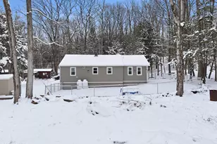 111 Hickory Dr, Greentown, PA 18426 - Photo 4