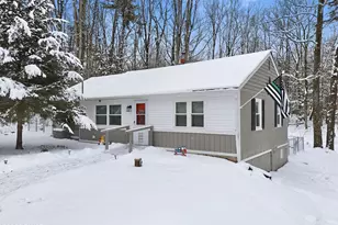 111 Hickory Dr, Greentown, PA 18426 - Photo 1