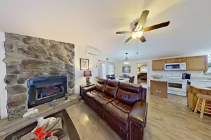 1030 Bear Dr, Bushkill, PA 18324 - Photo 10