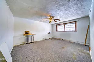 607 S Valley Ave, Olyphant, PA 18447 - Photo 18