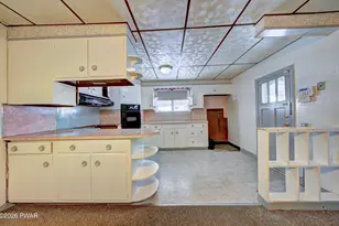 607 S Valley Ave, Olyphant, PA 18447 - Photo 16