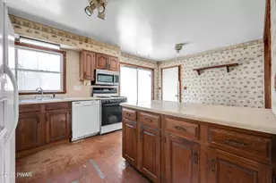 401 Schoolhouse Rd, East Stroudsburg, PA 18302 - Photo 10