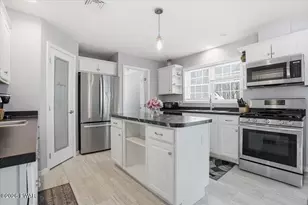 1011 Salem Pl, Lake Ariel, PA 18436 - Photo 14