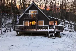 124 St Moritz Dr, Tafton, PA 18464 - Photo 2