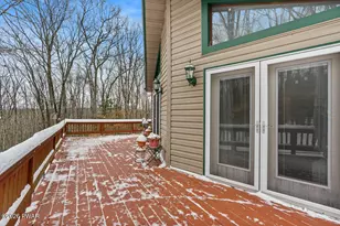 105 Westwood Ln, Hawley, PA 18428 - Photo 4