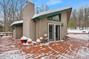 105 Westwood Ln, Hawley, PA 18428 - Photo 2