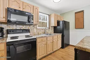 136 Evergreen Ct, Hawley, PA 18428 - Photo 18