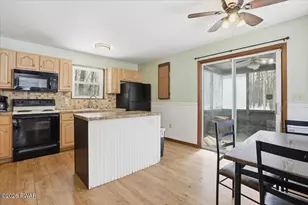 136 Evergreen Ct, Hawley, PA 18428 - Photo 14