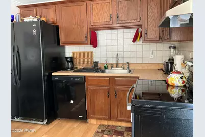 154 Roundhill Rd Road, Dingmans Ferry, PA 18328 - Photo 12