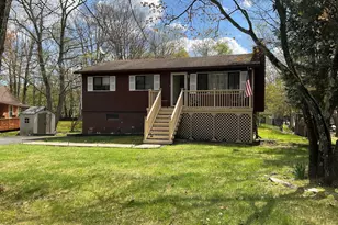 154 Roundhill Rd Rd, Dingmans Ferry, PA 18328 - Photo 2