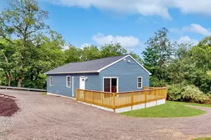 136 Heaters Hill Rd, Matamoras, PA 18336 - Photo 6