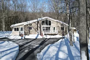 128 Portage Ln, Lords Valley, PA 18428 - Photo 2