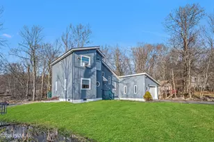 8574 Bumble Bee Way, Tobyhanna, PA 18466 - Photo 4