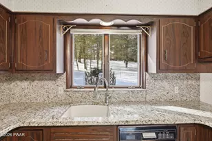 28 Valentine Dr, Hawley, PA 18428 - Photo 32