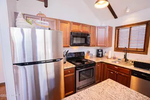 481 Lakeview Dr W, Lake Ariel, PA 18436 - Photo 24