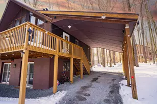 481 Lakeview Dr W, Lake Ariel, PA 18436 - Photo 2