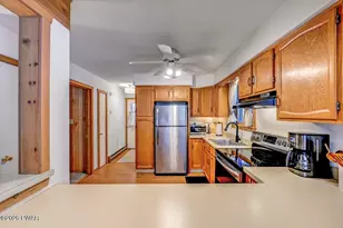 1055 Mountain Top Dr, Lake Ariel, PA 18436 - Photo 20