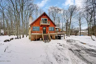 1055 Mountain Top Dr, Lake Ariel, PA 18436 - Photo 4