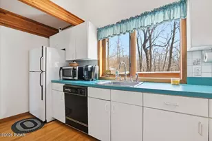 404 Canoe Brook Dr, Lords Valley, PA 18428 - Photo 16