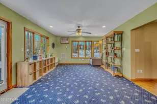 37 Parkwood Dr, Lakeville, PA 18436 - Photo 14