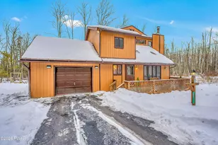 37 Parkwood Dr, Lakeville, PA 18436 - Photo 4