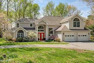 412 Canoe Brook Dr, Lords Valley, PA 18428 - Photo 2